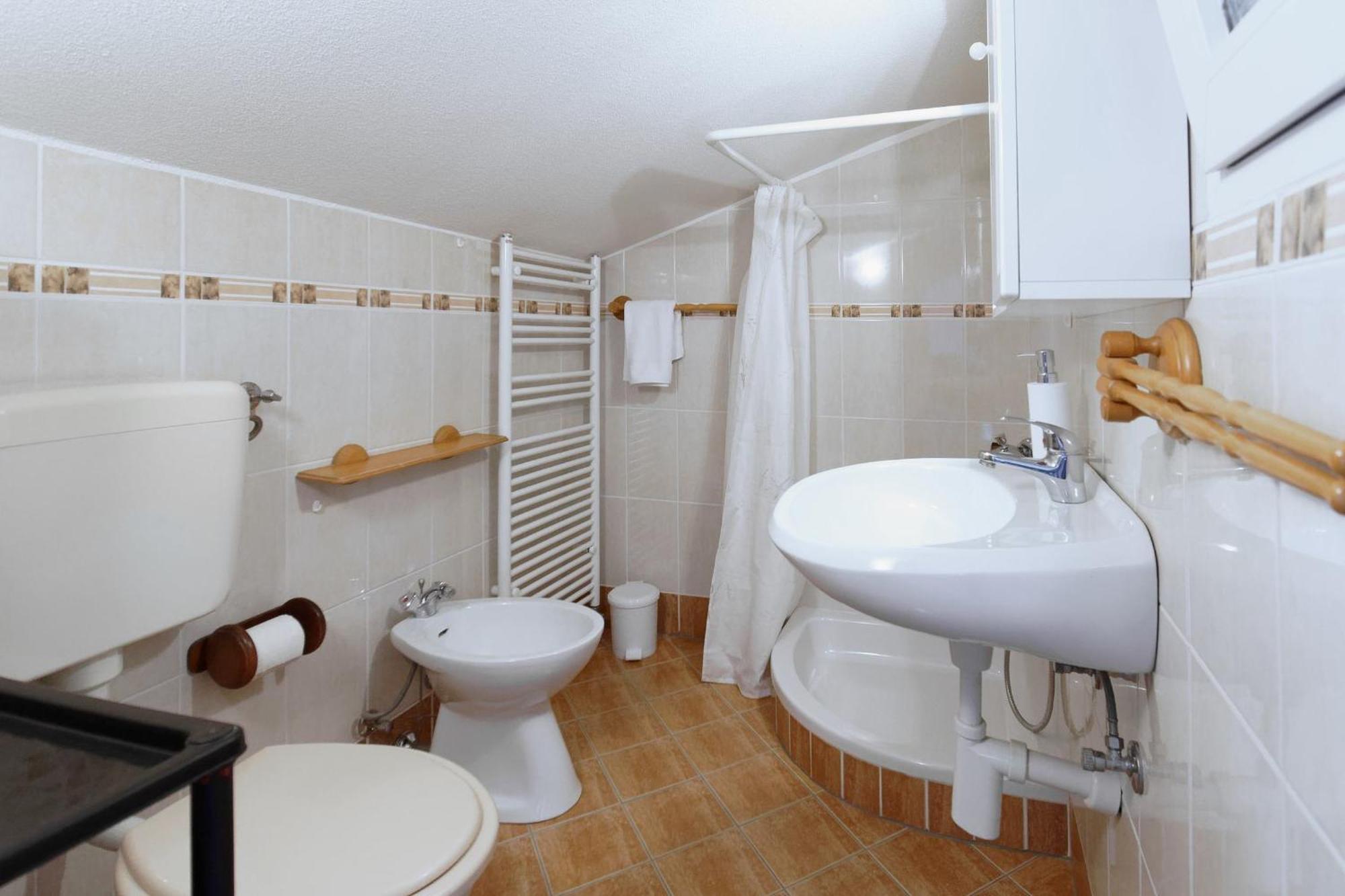 Apartments Viola By Rent Istria Momjan Exterior foto